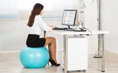 SWISSBALL : LA SOLUTION POUR LUTTER CONTRE LES MAUX DE DOS ?